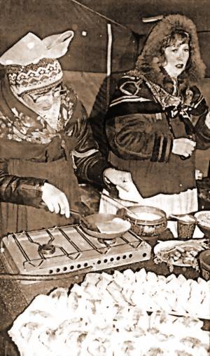 СТОПКА ВОДКИ, ДА БЛИН СО СКОВОРОДКИ