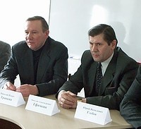 Кто-то шагает с правой