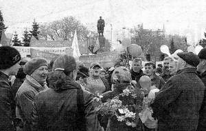 ПЕРВОМАЙ: ЧЕГО ХОЧЕШЬ ВЫБИРАЙ