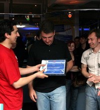 Ударим боулингом по разобщенности и пофигизму!