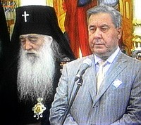 Кто с крестом к нам придет