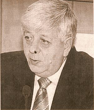 ЭКС-МИНИСТРА ВЗЯЛИ ПОД СТРАЖУ В ЗАЛЕ СУДА